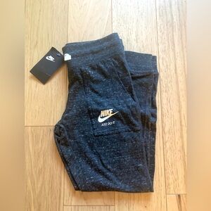 Women’s Nike joggers size small